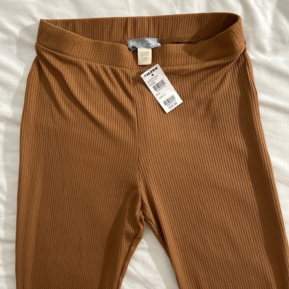 Tillys Ribbed Flare Pants - Picture 4 of 5